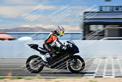 media/Mar-25-2024-Moto Forza (Mon) [[8d4319bd68]]/4-Novice Group/Session 4 Front Straight Speed Pans/